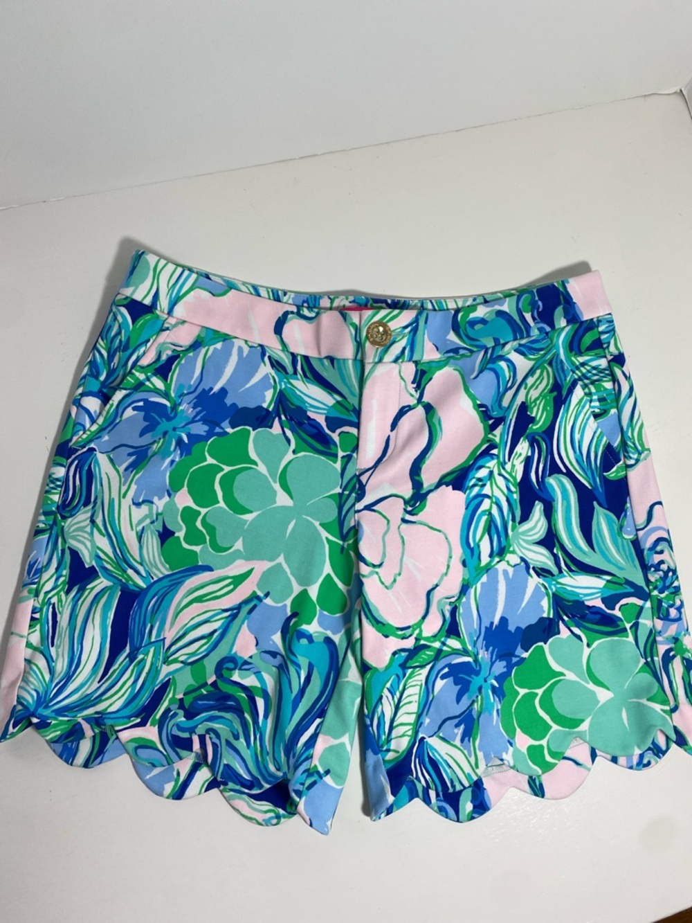 Lilly Pulitzer Darci Knit Scalloped Hem Shorts in Spring Fling Sz 4